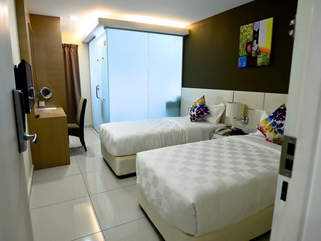 Hotel Mornington Bukit Permata Лумут Экстерьер фото