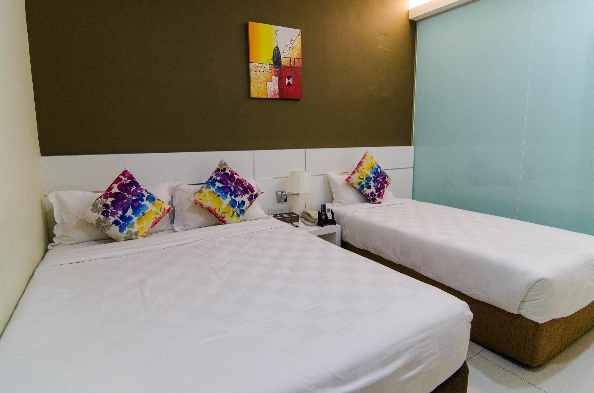 Hotel Mornington Bukit Permata Лумут Экстерьер фото