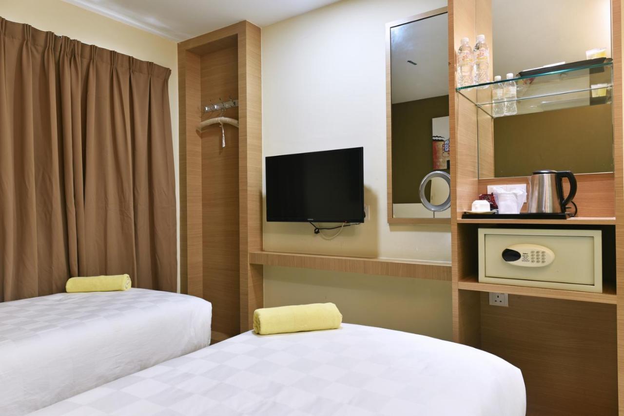 Hotel Mornington Bukit Permata Лумут Экстерьер фото